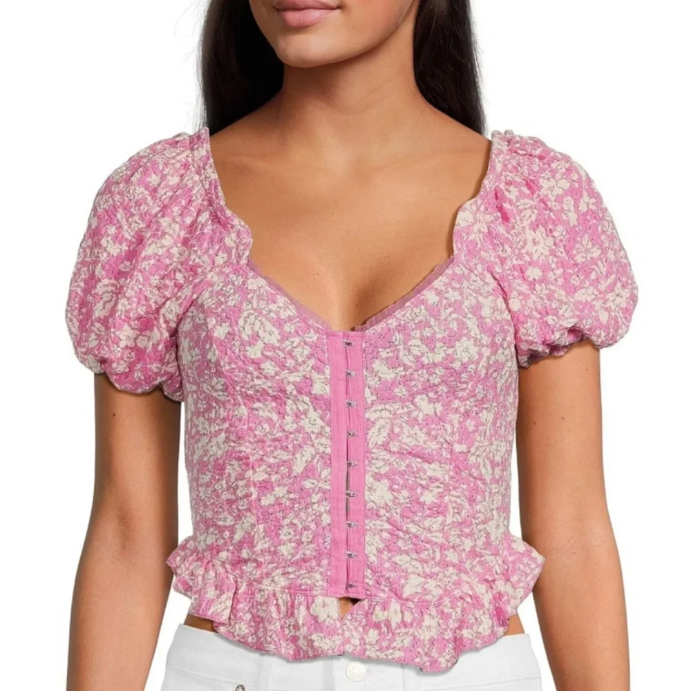 Free people oh baby floral lace romantic puffy sleeves top. Size XL NWT
